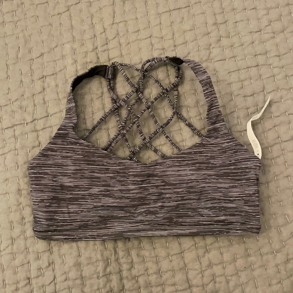 Lululemon sports bra